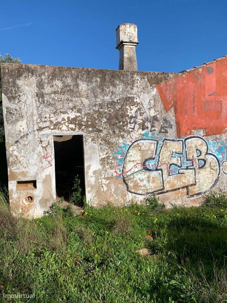 Excelente propriedade com terreno urbano em Luz de Tavira - Algarve - Grande imagem: 4/4