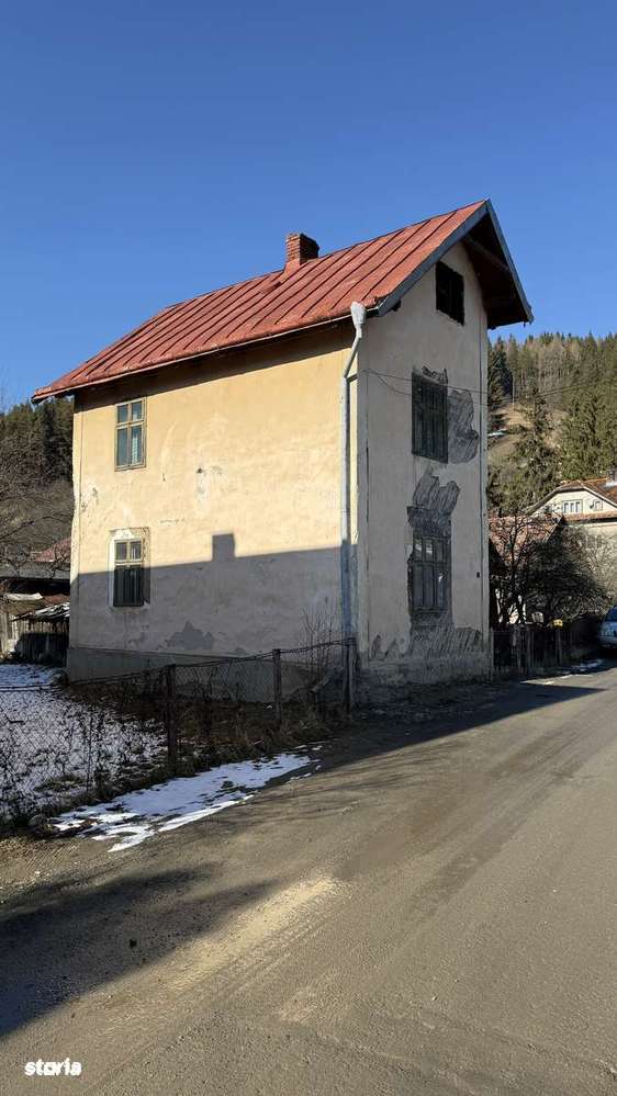 Casă veche și teren 373 mp , zonă bună în Câmpulung Moldovenesc-0