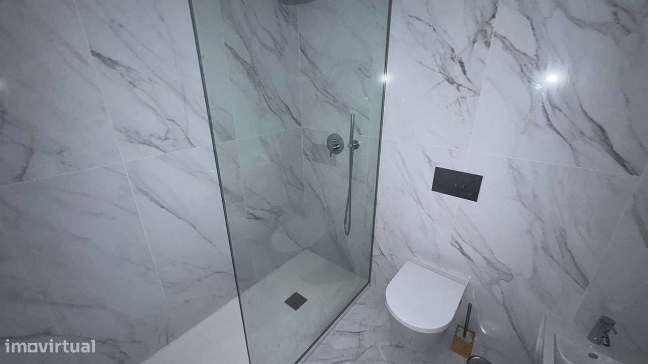 T1 | Como Novo | Lugar de Garagem | Elevador | R Costa Cabral-7