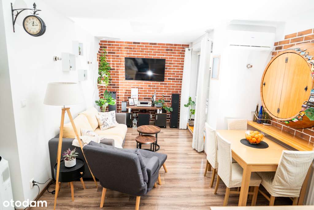 Bez prowizji! Przytulne dwa pokoje z dużą loggią!-1