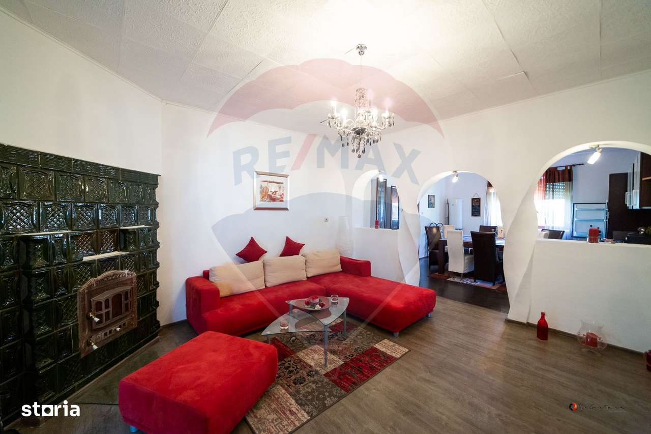 Casă cu 3 apartamente, piscină și 1000 mp teren, vânzare/schimb Turnu - Imagine principală: 4/19