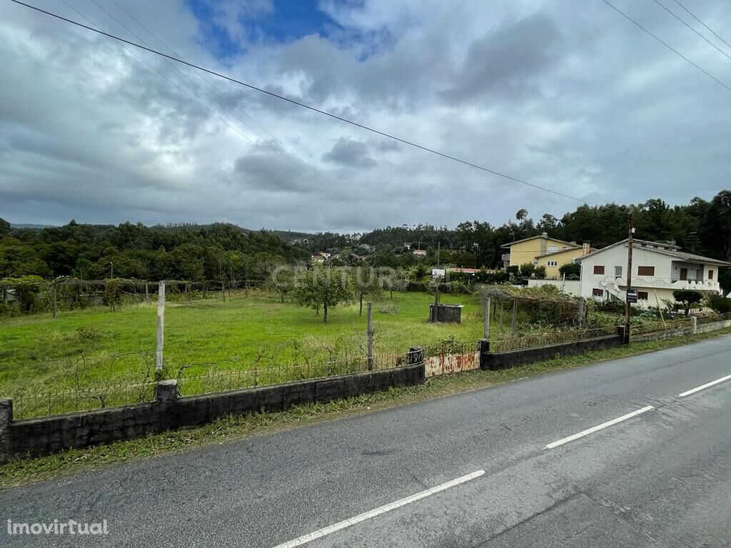 Terreno com construção aprovada  em Arcozelo Vila Verde