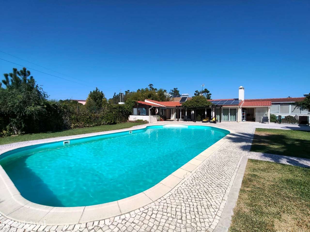 Moradia T5 + 1 / piscina/ terreno / furo / Monte Redondo / Leiria-38