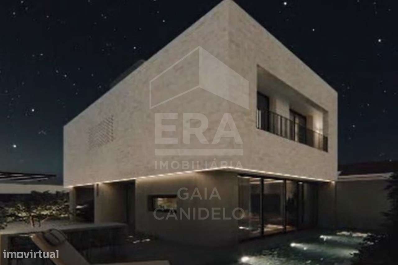 Terreno com Projeto Aprovado para Moradia V3-5