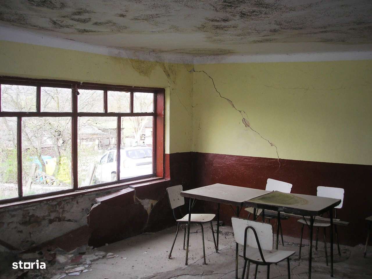 La numai 45 Km de Municipiul Baia Mare, in Zona Codrului Magazin Mixt!-6