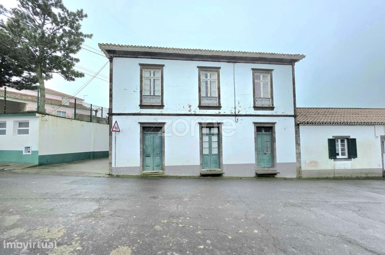 Moradia T4 com entrada lateral - Achada, Nordeste - Grande imagem: 3/25