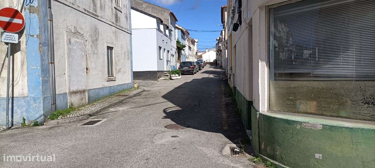 Prédio centro do Valado -Nazaré Projeto aprovado para 5-Apartamentos-17