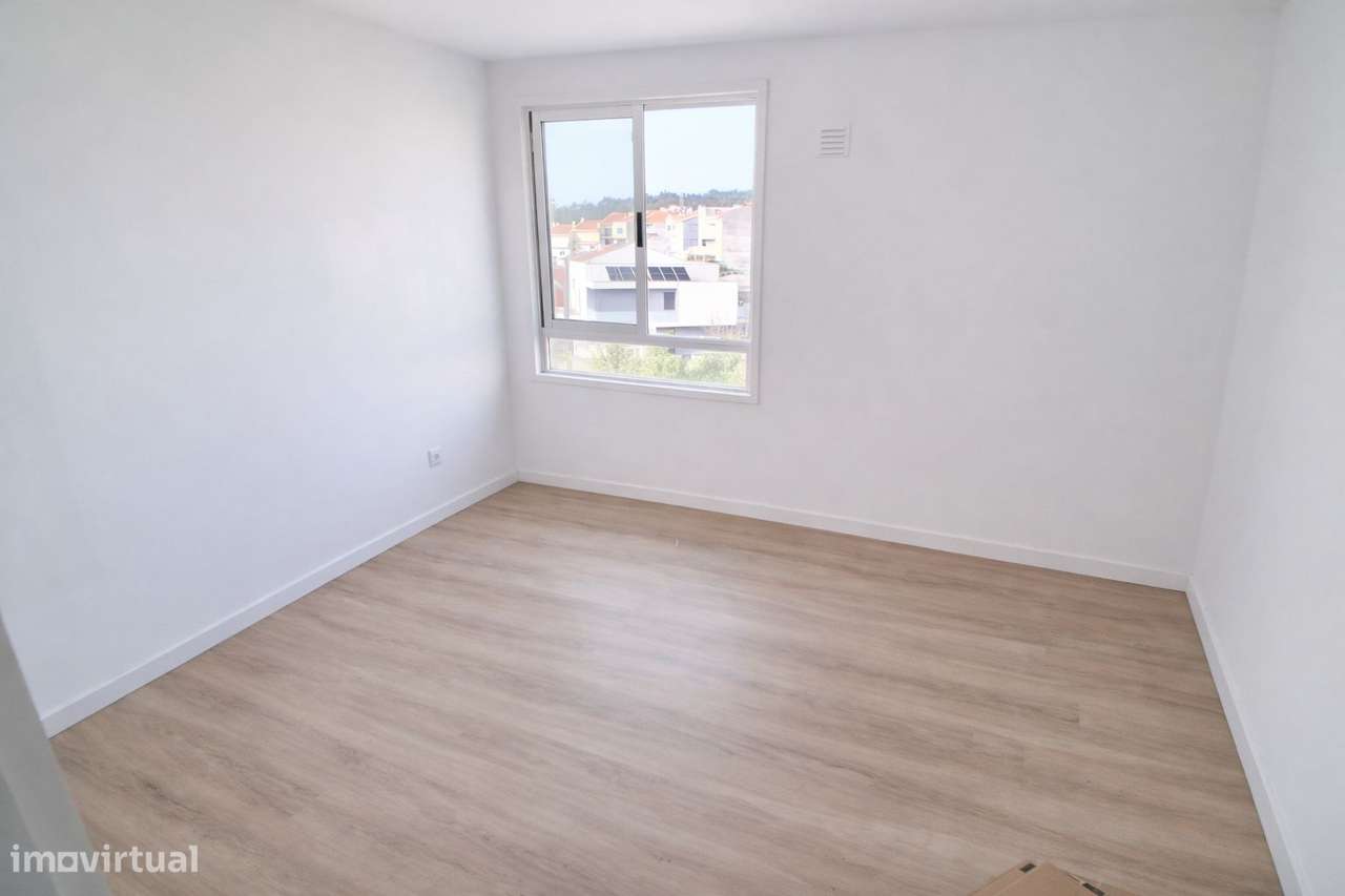 Apartamento T3 Remodelado - em Baguim do Monte-9