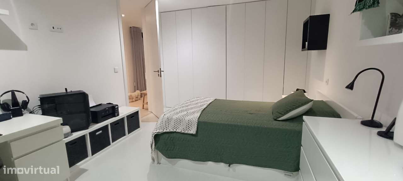 Moradia T5 de Luxo com Piscina e Garagem-20