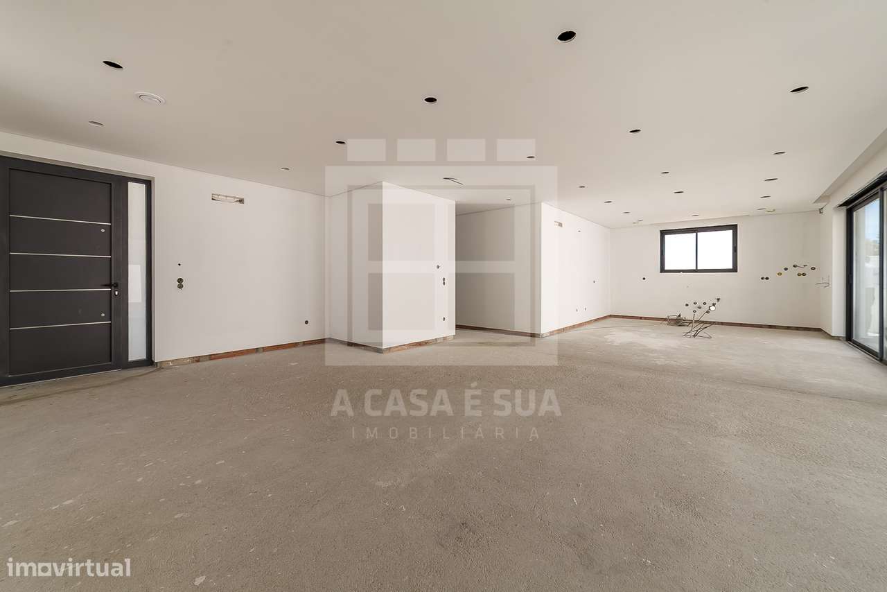 Moradia T3+1 independente em Travanca, Santa Maria da Feira - Grande imagem: 3/28