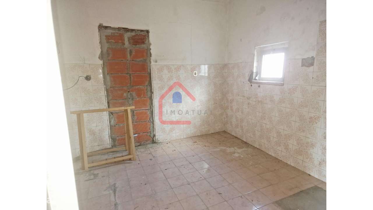 Moradia para Restaurar em Sesimbra-14