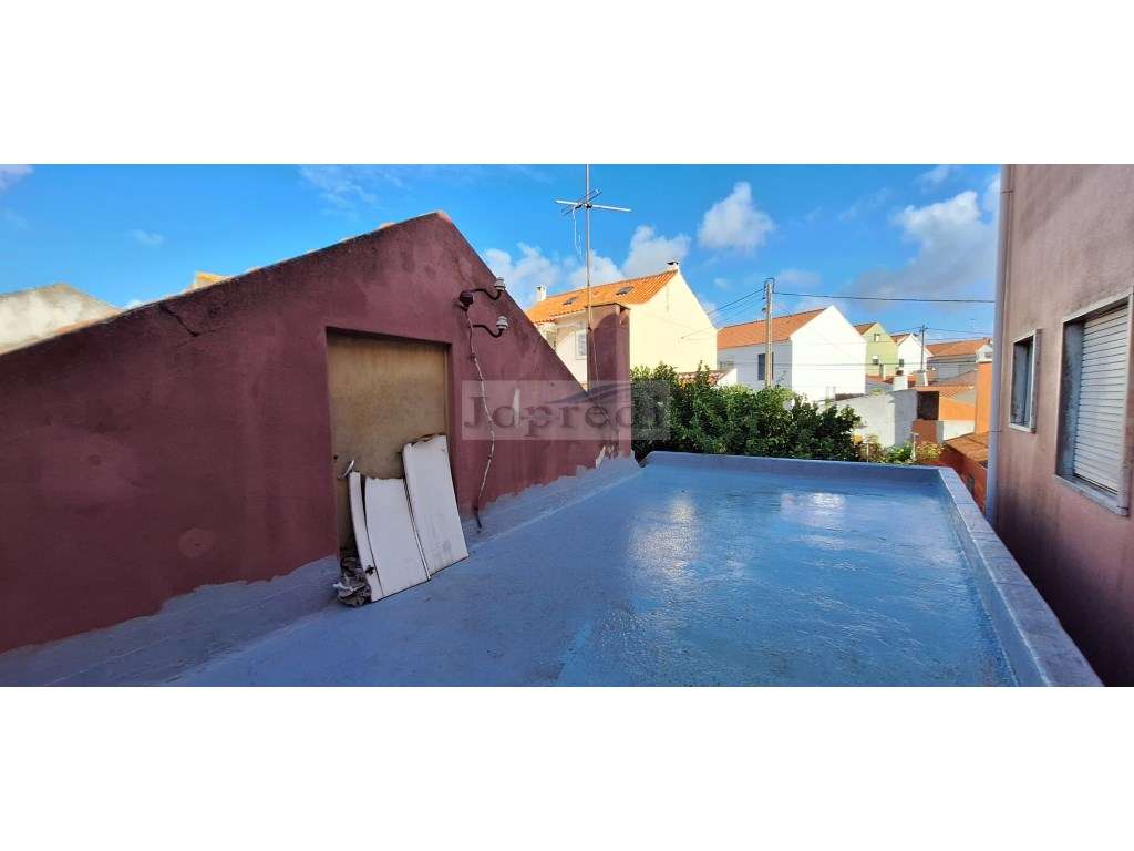 Moradia T2+1 com logradouro-20