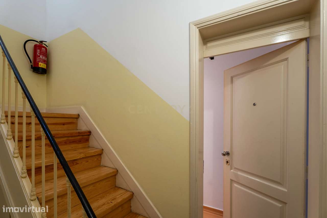 T2 em Campo de Ourique com Pátio de 23m²-21