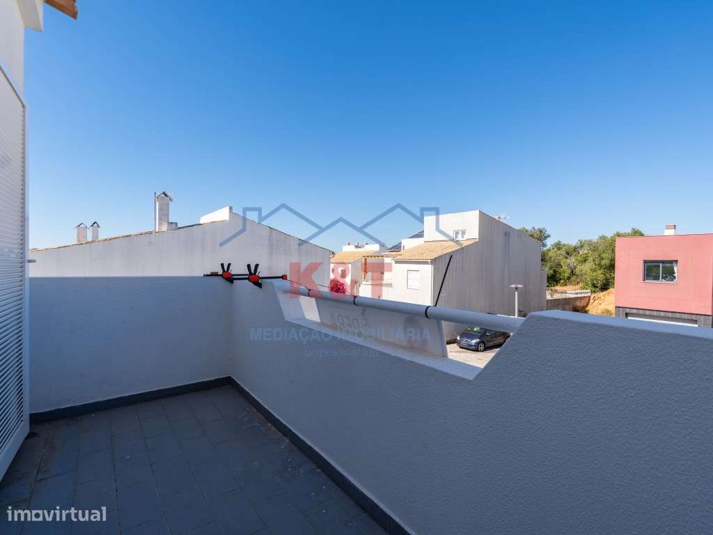 Moradia T3+1 Bemposta-18