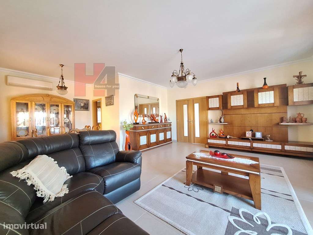 MORADIA T4 NO CENTRO DE ELVAS COM MAIS DE 500M² DE ÁREA-6