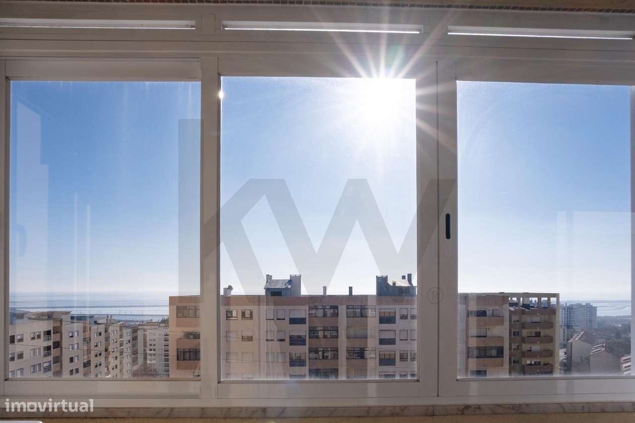 T3 com Box, Arrecadação, 3 Varandas e Vista Rio – Quinta da Piedade, 2-18