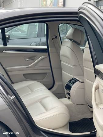 BMW Seria 5 520d Aut. Luxury Line - 13