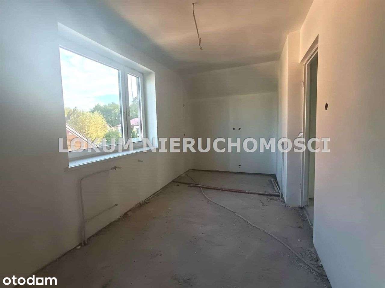 Dom z garażem dwustanowiskowym, 2,5km od runku.-13