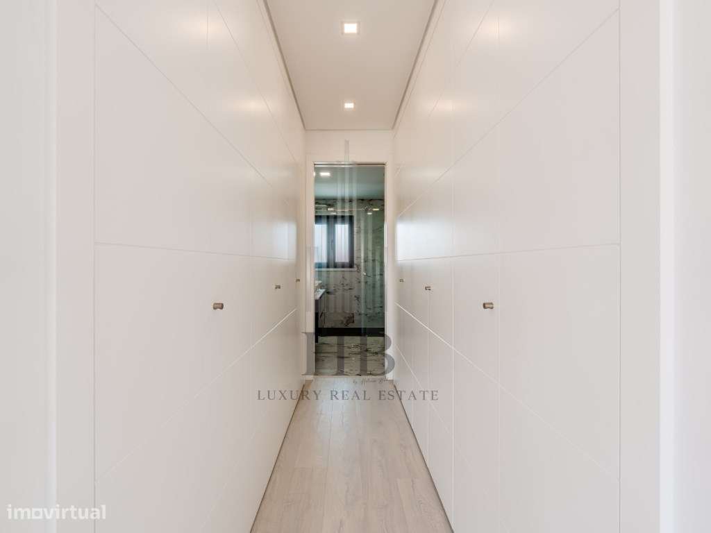 Apartamento T2 com Rooftop Privado, Piscina e Vista Panorâmica-30