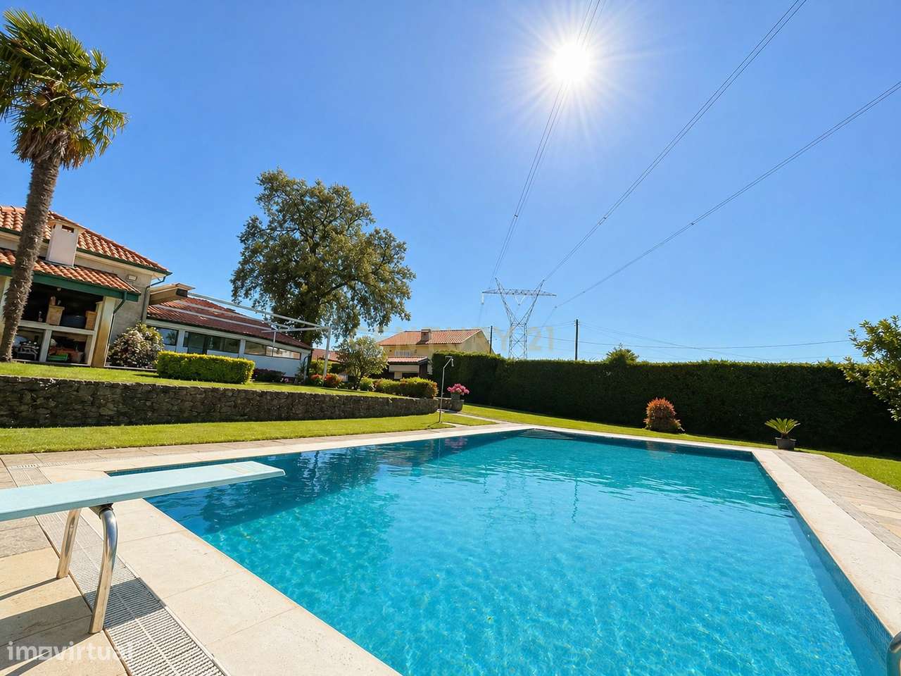 Moradia T3 com excelente privacidade, piscina e grande espaço exterior-36