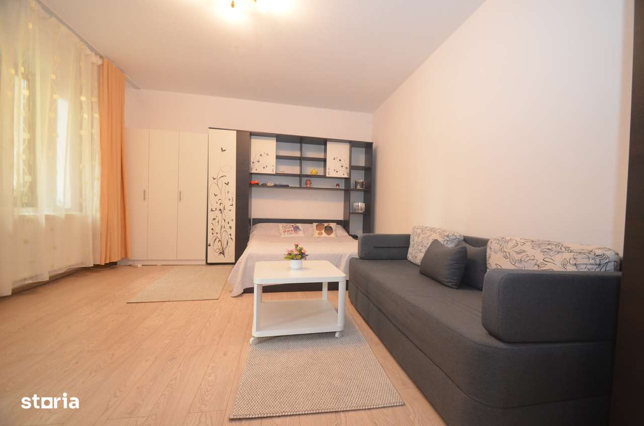 Apartament spatios cu centrala proprie - Imagine principală: 3/13