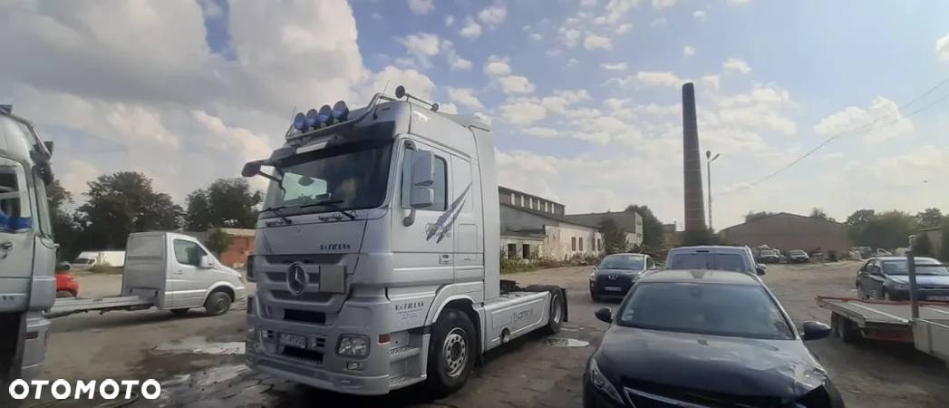 Mercedes-Benz Actros - 8