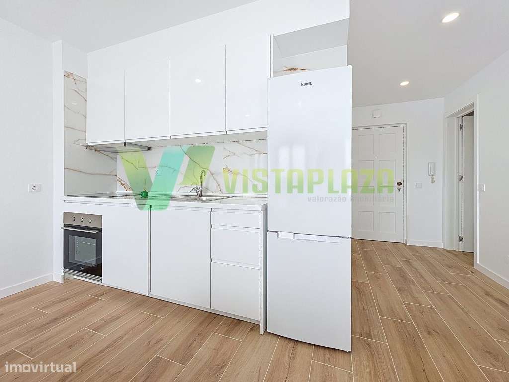 Apartamento T1 Totalmente Remodelado em Alvor Perto da Praia - Grande imagem: 2/16
