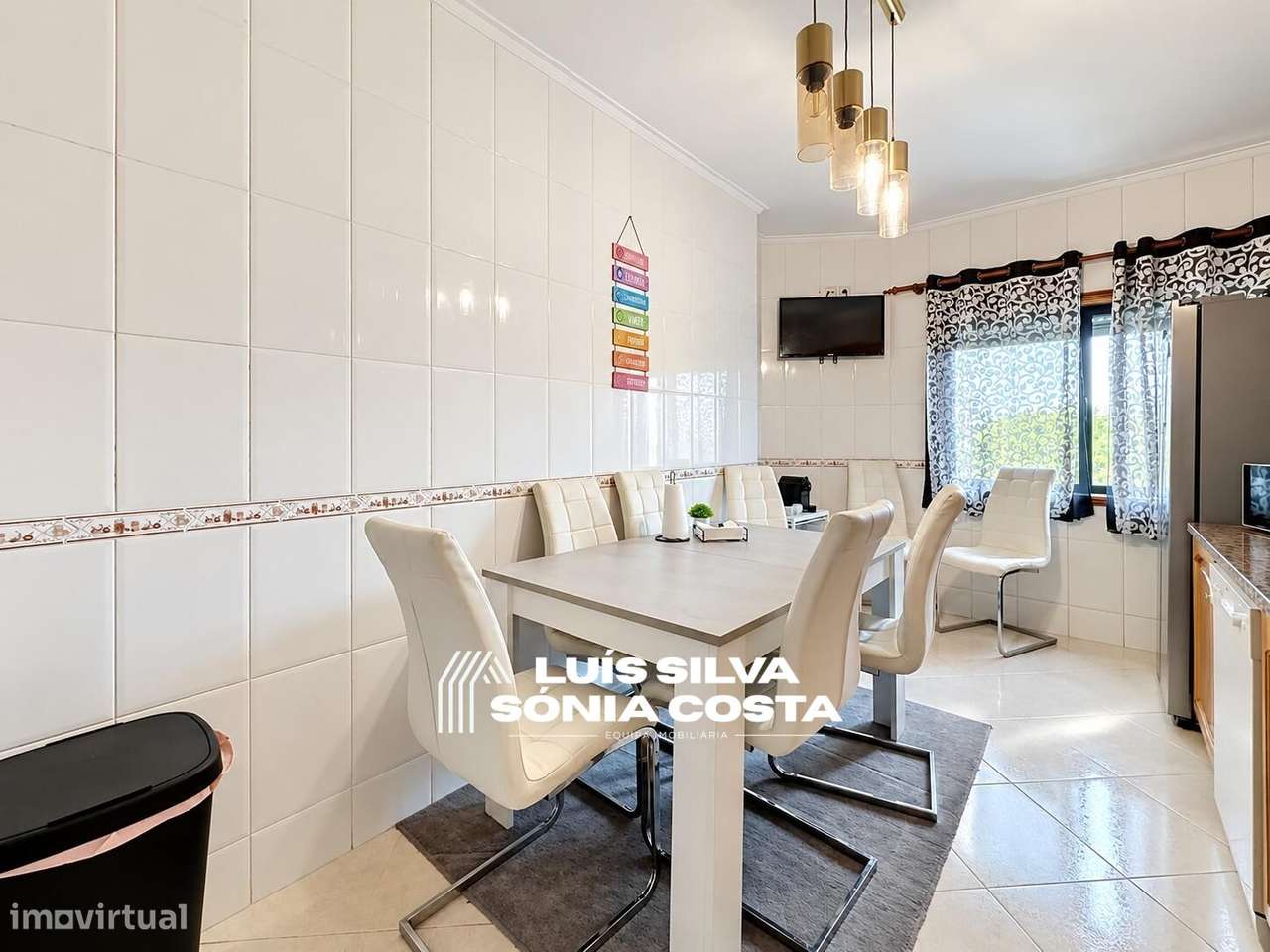 Apartamento T2+1 c/ Garagem Fechada & Duas Varandas | Santa Maria...-12