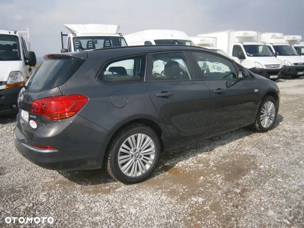 Opel Astra 1.6 D (CDTI) Sports Tourer Edition - 3