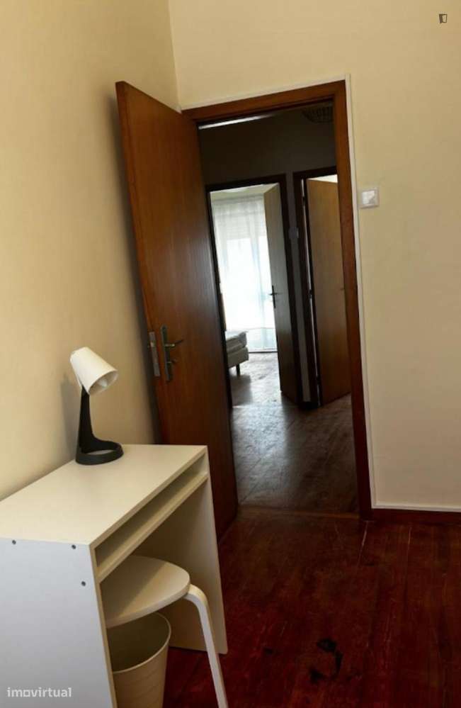 Quarto - localizado em Cedofeita Porto - Grande imagem: 5/6