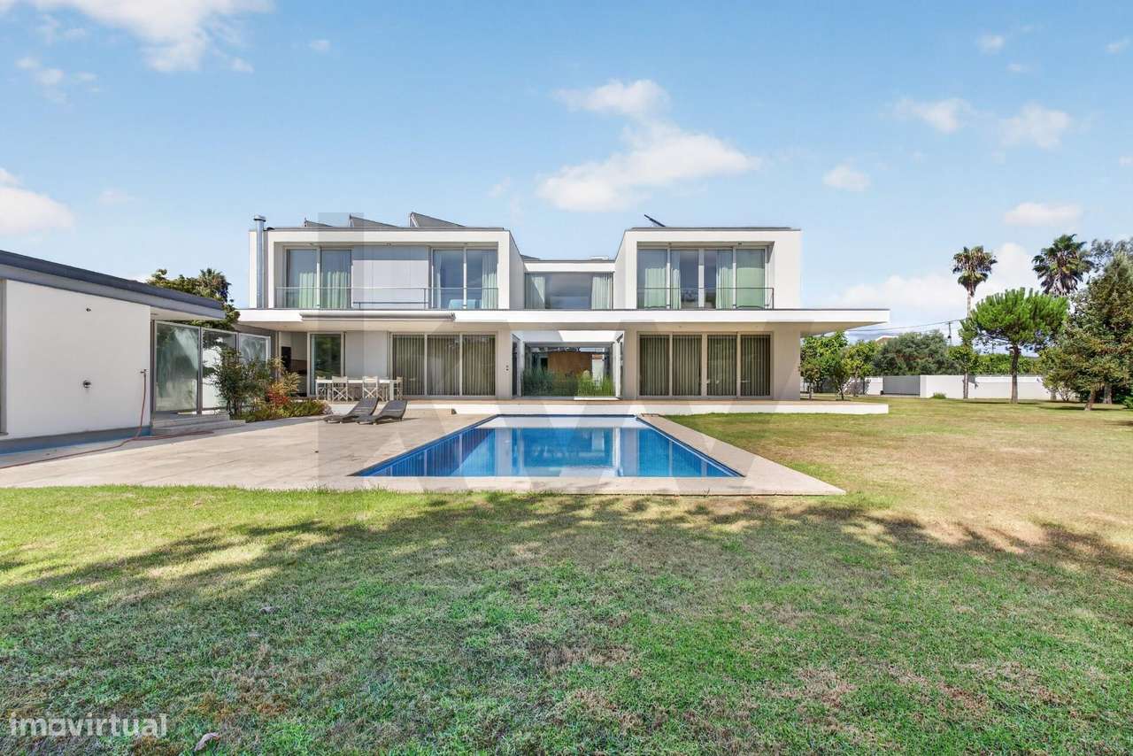 Moradia T5 de Luxo com Piscina e Lote de 2.773 m2-43