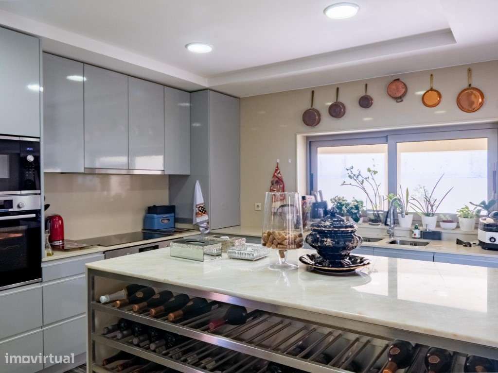 Moradia T6 com piscina em Viana do Castelo-5