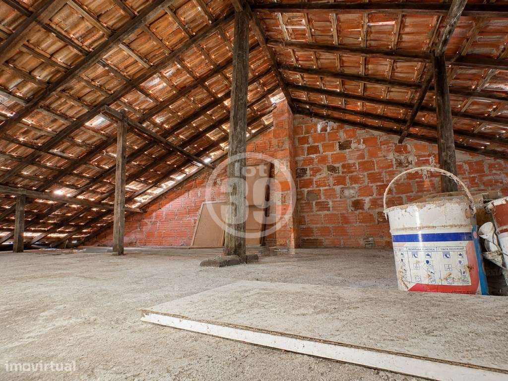 Apartamento com 4 quartos no ultimo andar e com um amplo sótão, sit...-29
