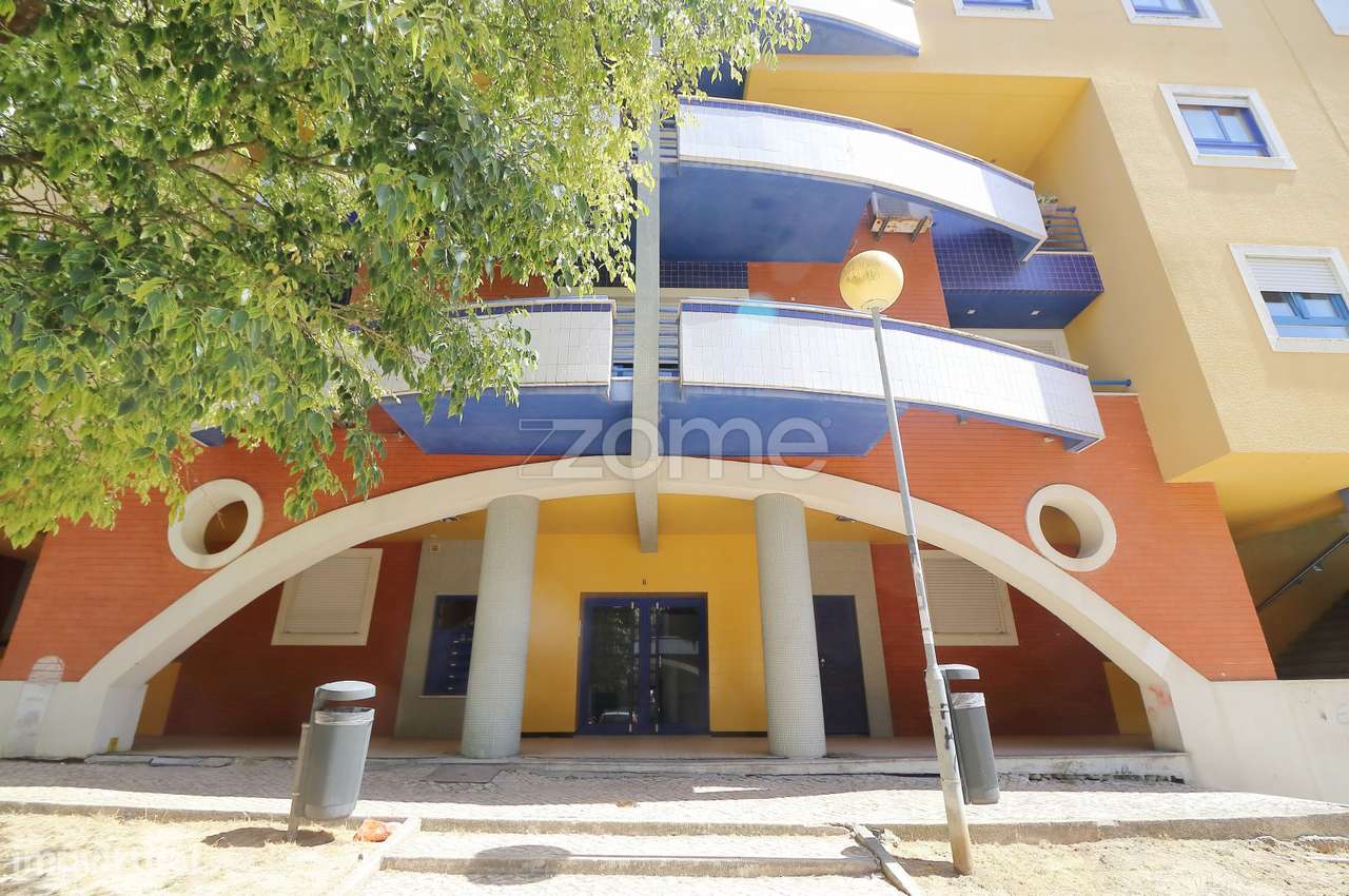 Apartamento 4 Assoalhadas com arrecadação - Grande imagem: 2/33