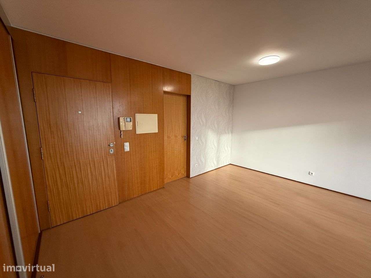 Apartamento T0 não mobilado, próximo do Glicínias - Grande imagem: 5/12