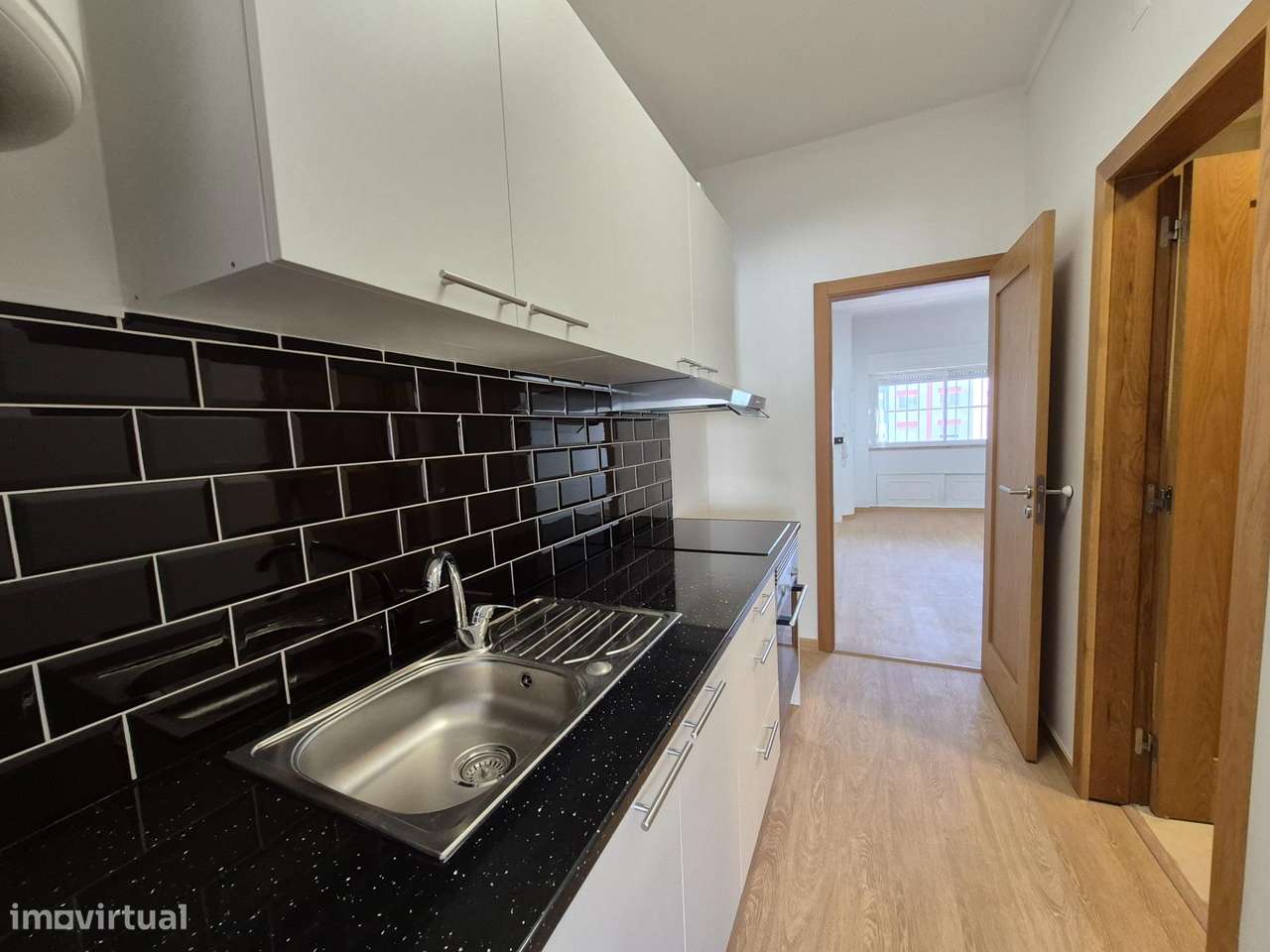 T1 renovado em Monte Abraão - Grande imagem: 2/24