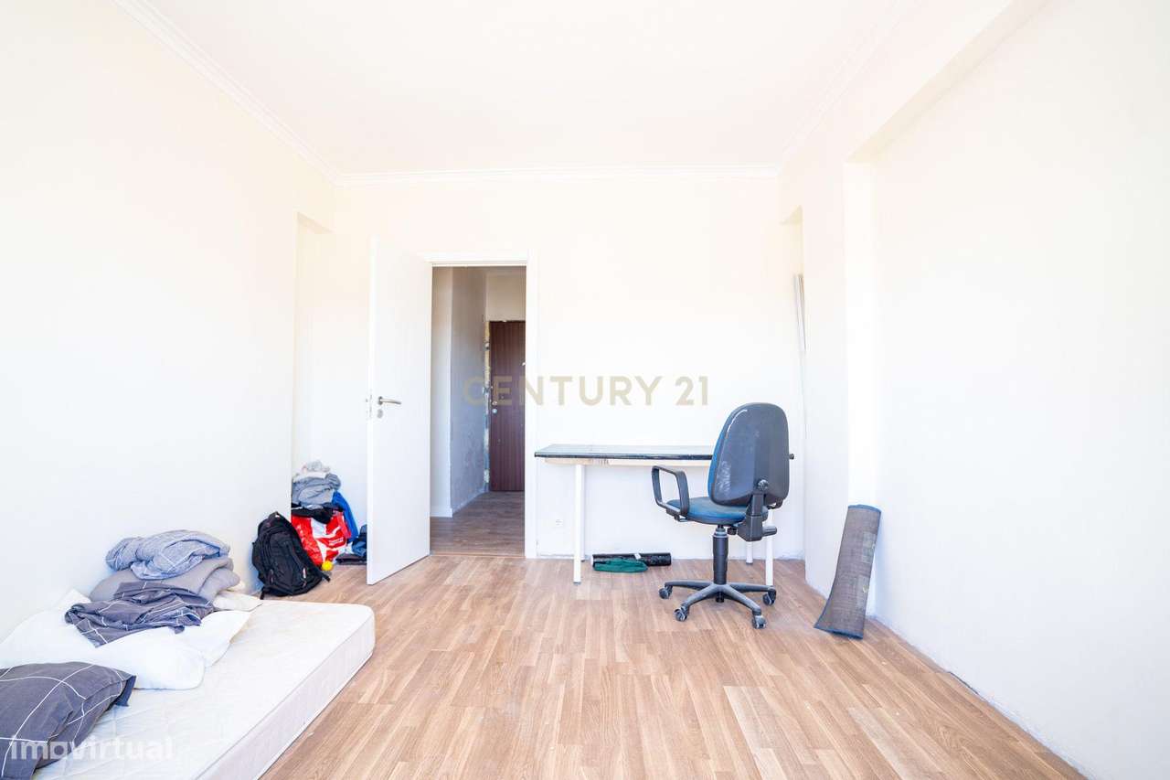 Apartamento T2 em remodelação | Casal de São Brás | Amadora-8