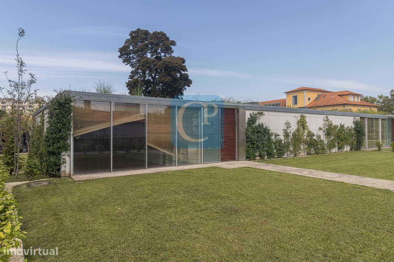 Moradia nova V5 à Avenida dos Combatentes no Bonfim, Porto-0