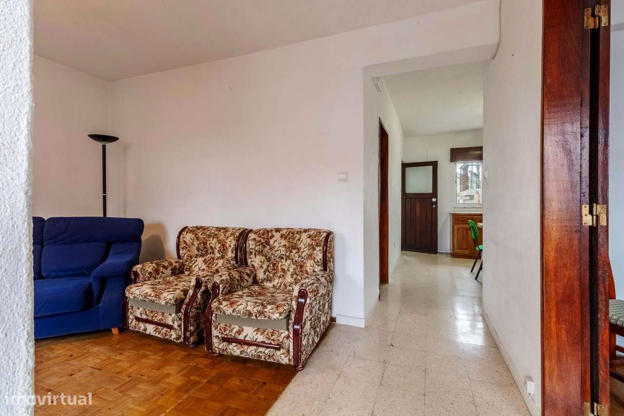 Moradia T3 c/ Espaço Exterior e Sótão Aproveitado em Pego Longo, Belas - Grande imagem: 4/49