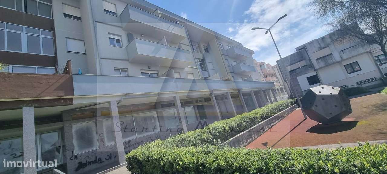 LOJA situada na rua 5 de Outubro em Vila do Conde.-12