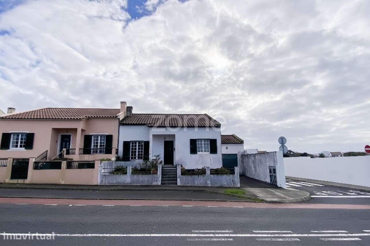 Moradia T2+2 com Garagem e Quintal – Ribeira Grande - Grande imagem: 3/27