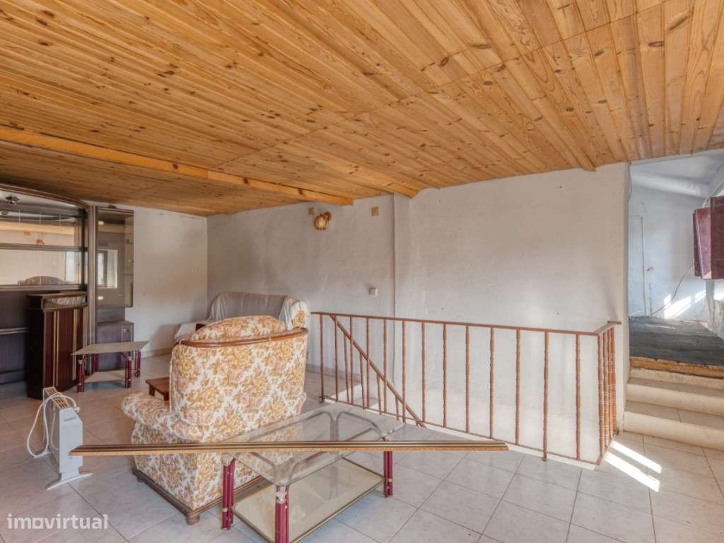 Conjunto de Cinco Imóveis urbanos com Terreno para venda em Caratão...-24