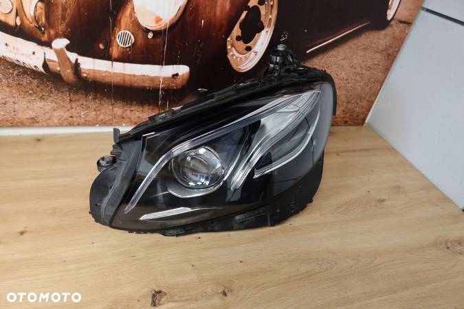 MERCEDES W213 A2139067506 MULTIBEAM LEWA LAMPA LAMPY - 1