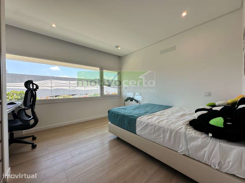 Moradia Isolada T6+1 com Piscina e Vista Única para a Serra de Sint...-15