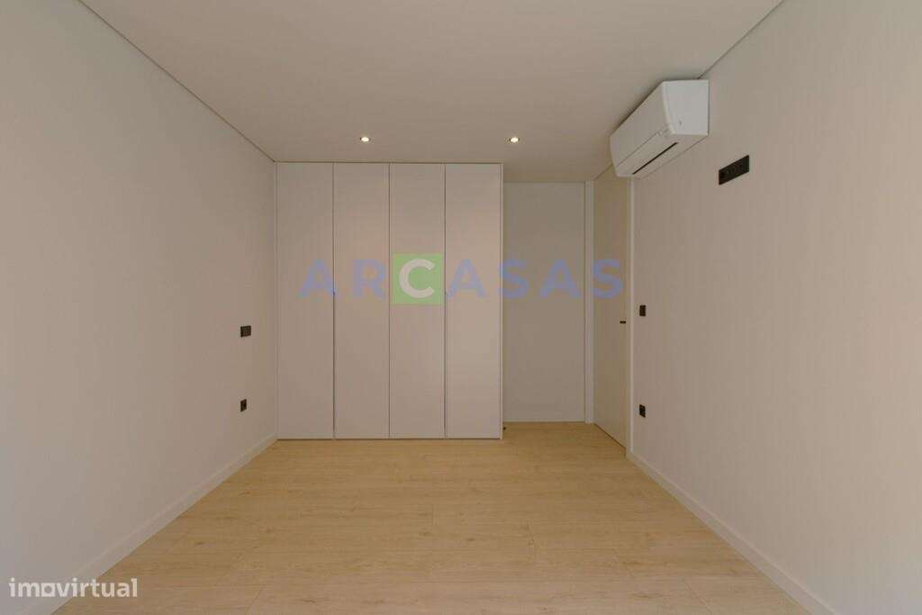Apartamento T2 com terraço e lugar de garagem em São Cosme, Gondomar-14