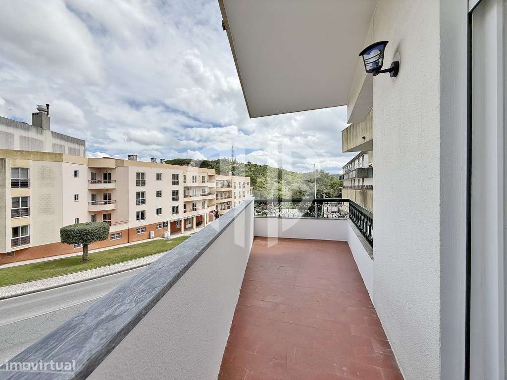 Apartamento T2 // Renovado - Santana / Sesimbra-5