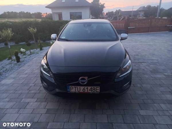 Volvo S60 D2 R-Design Momentum - 6