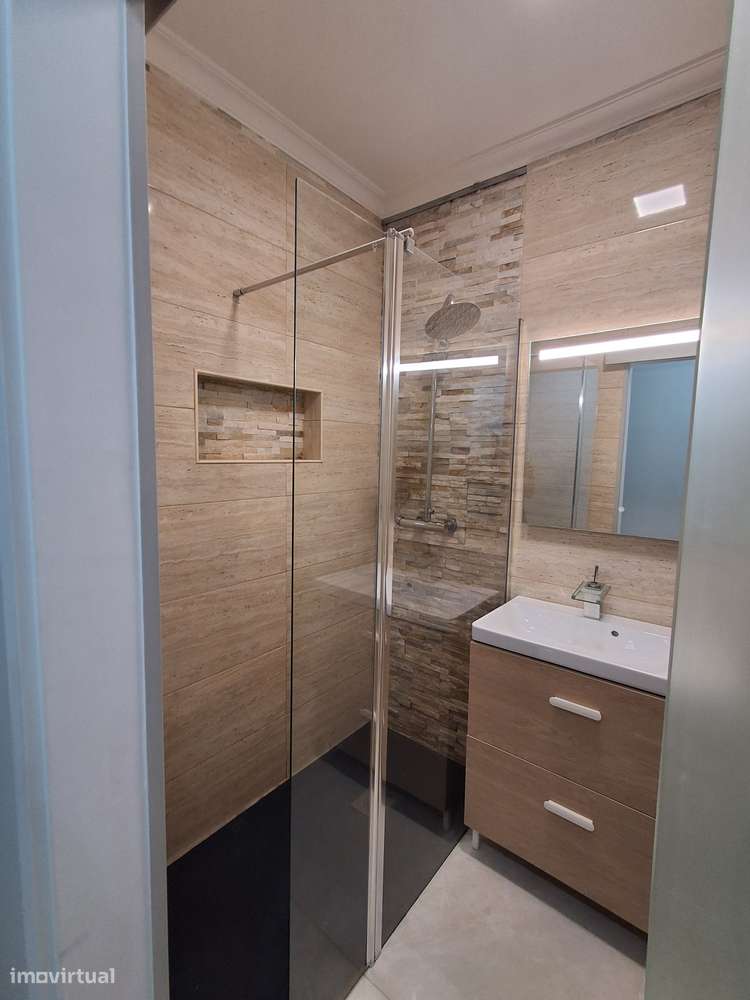 Apartamento T1 +1 com 77m² Matosinhos-23