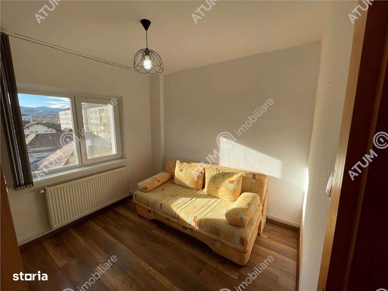 Apartament renovat cu 3 camere decomandate in Cisnadie Sibiu - Imagine principală: 5/14