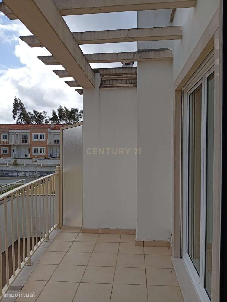 Moradia T5 com Terraço e Garagem | A 5 min da Praia – Vieira de Leiria-17